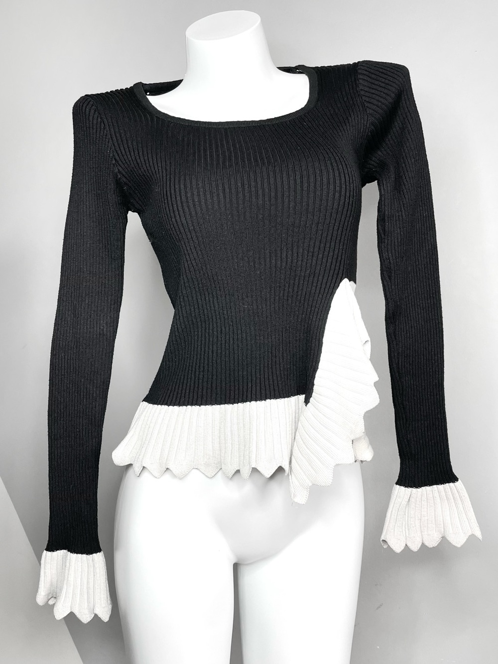 Black Ruffled Hem Long Sleeve Knit Top